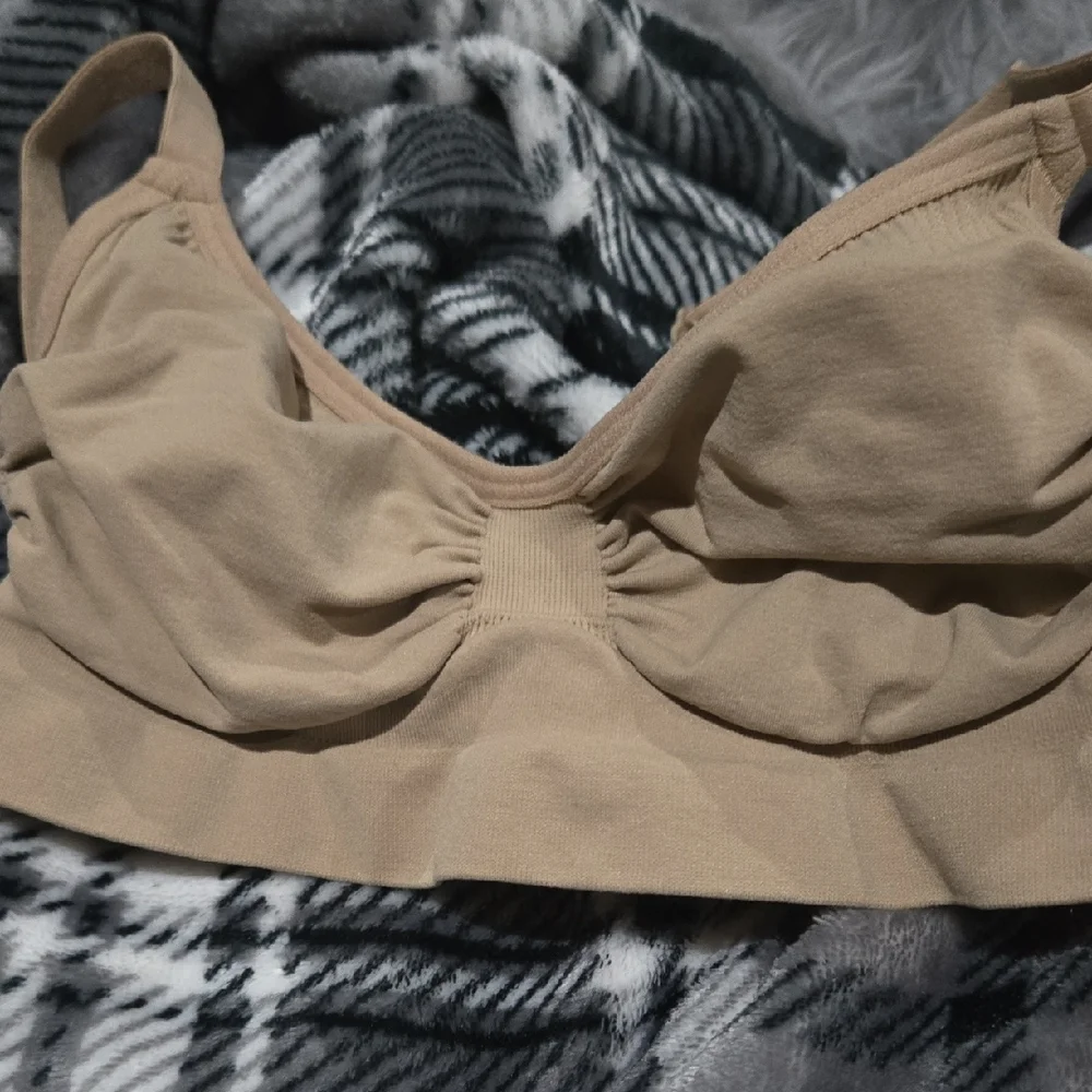 Skims Seamless Sculpt Bralette - Picture 3 of 4